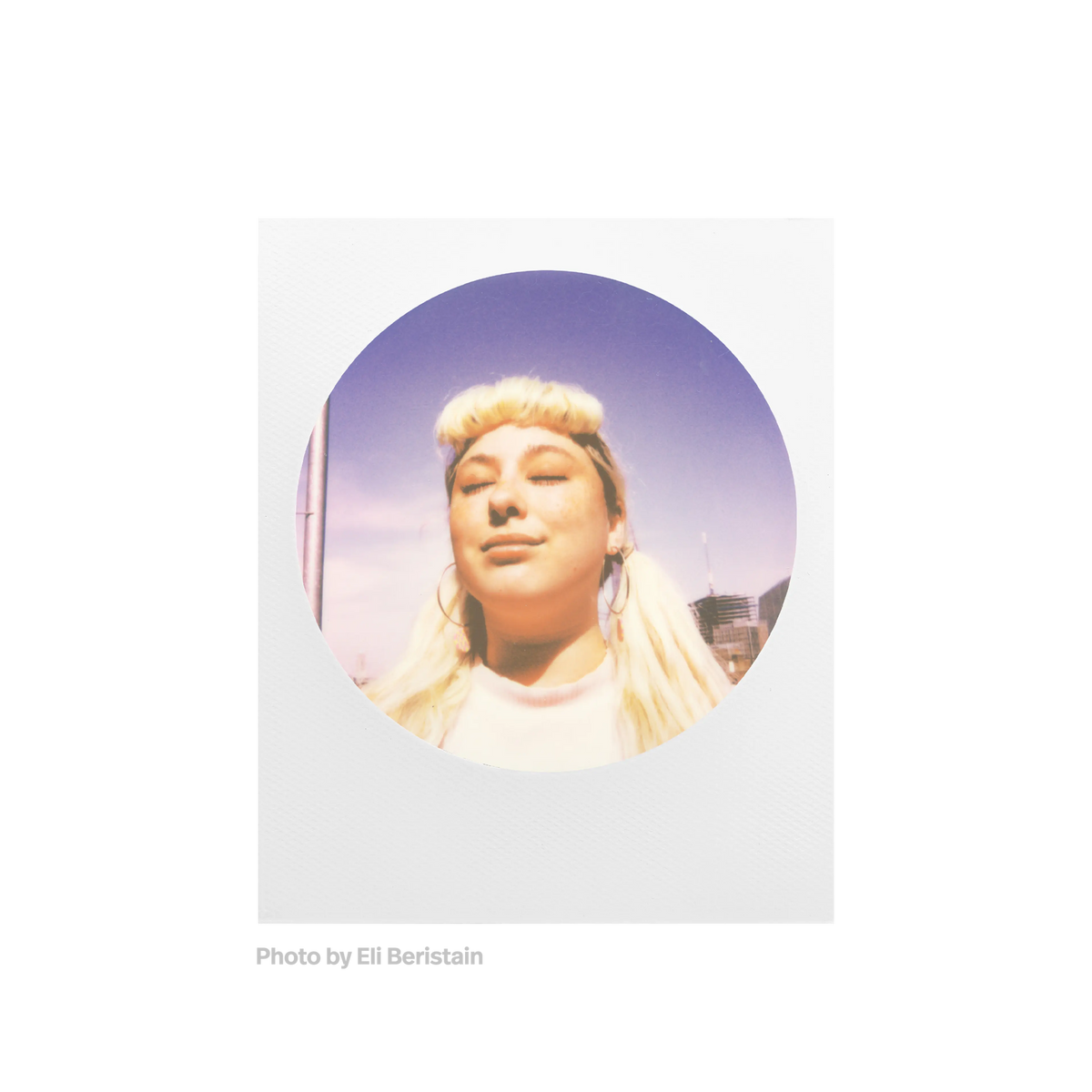 Polaroid Color 600 Film – Round Frame – product view 3